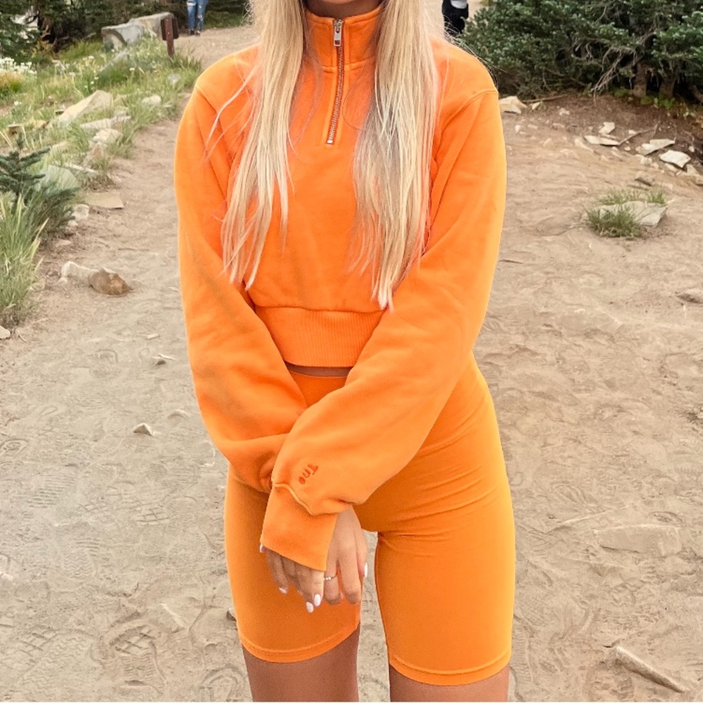 Aritzia Set